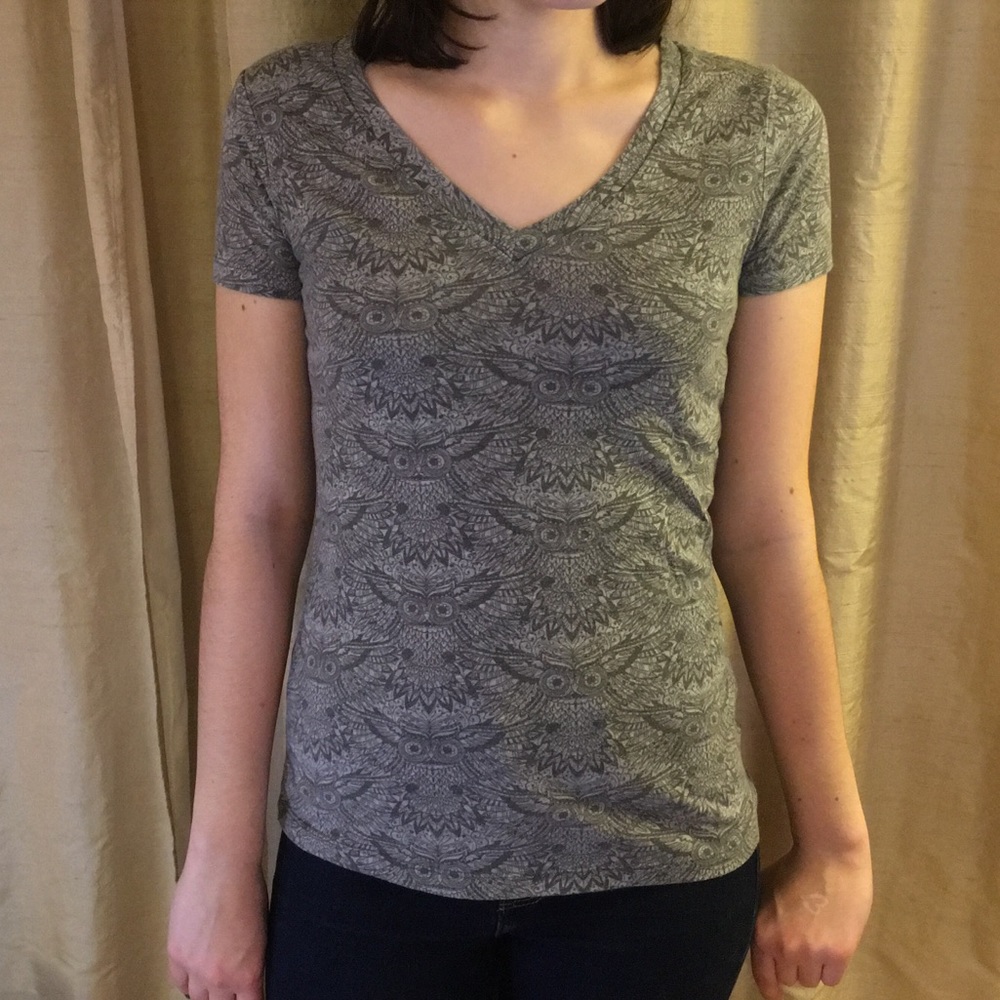Gray Mossimo Owl Print V-neck